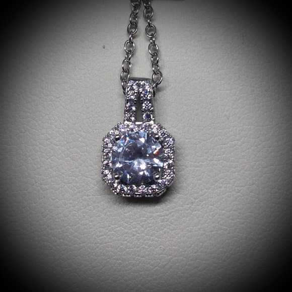 SALE!! Simulated Diamond Jewelry Set - Picture 4 of 4